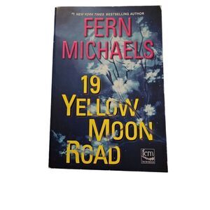 19 yellow moon road by Fern Michaels fern fiction books isbn 9781420152081